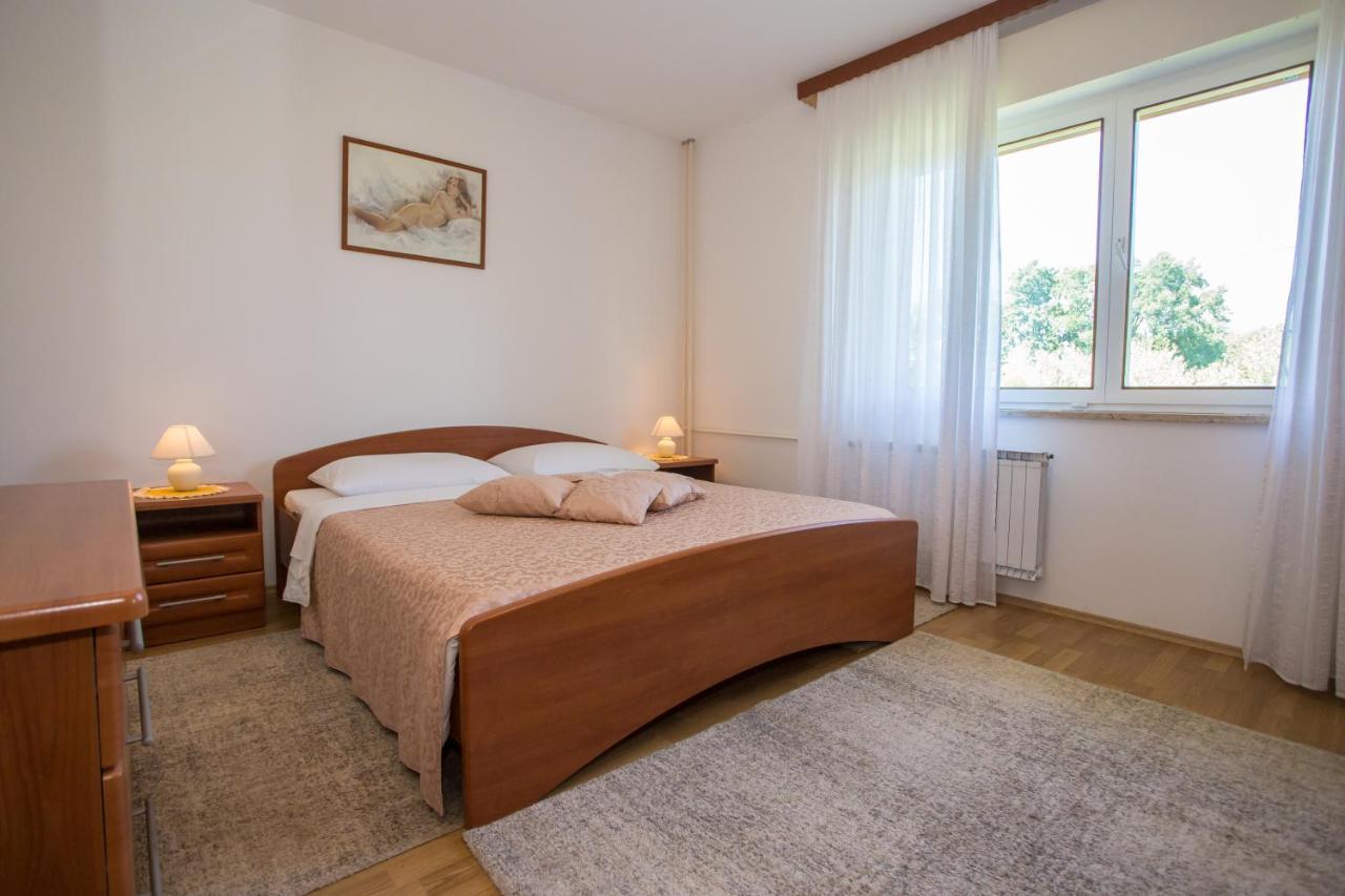 Garden View Apartment In Porec For 2 - 4 Persons Esterno foto